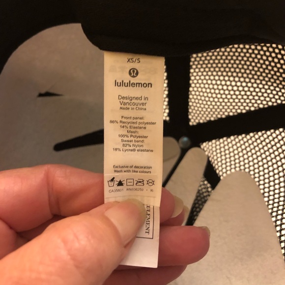 Lululemon Black Hat, NWOT, Size XS/S - Picture 2 of 4